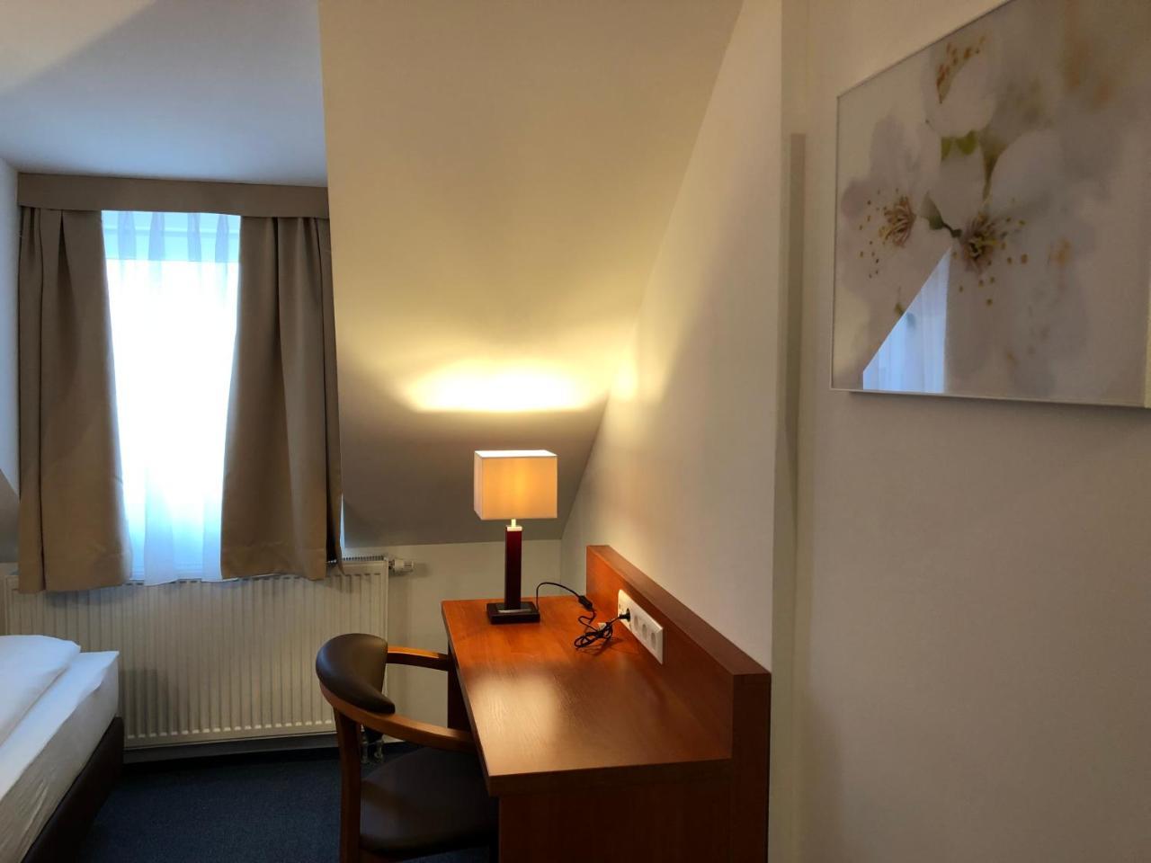 Hotel Mirabell Erlangen Exteriör bild