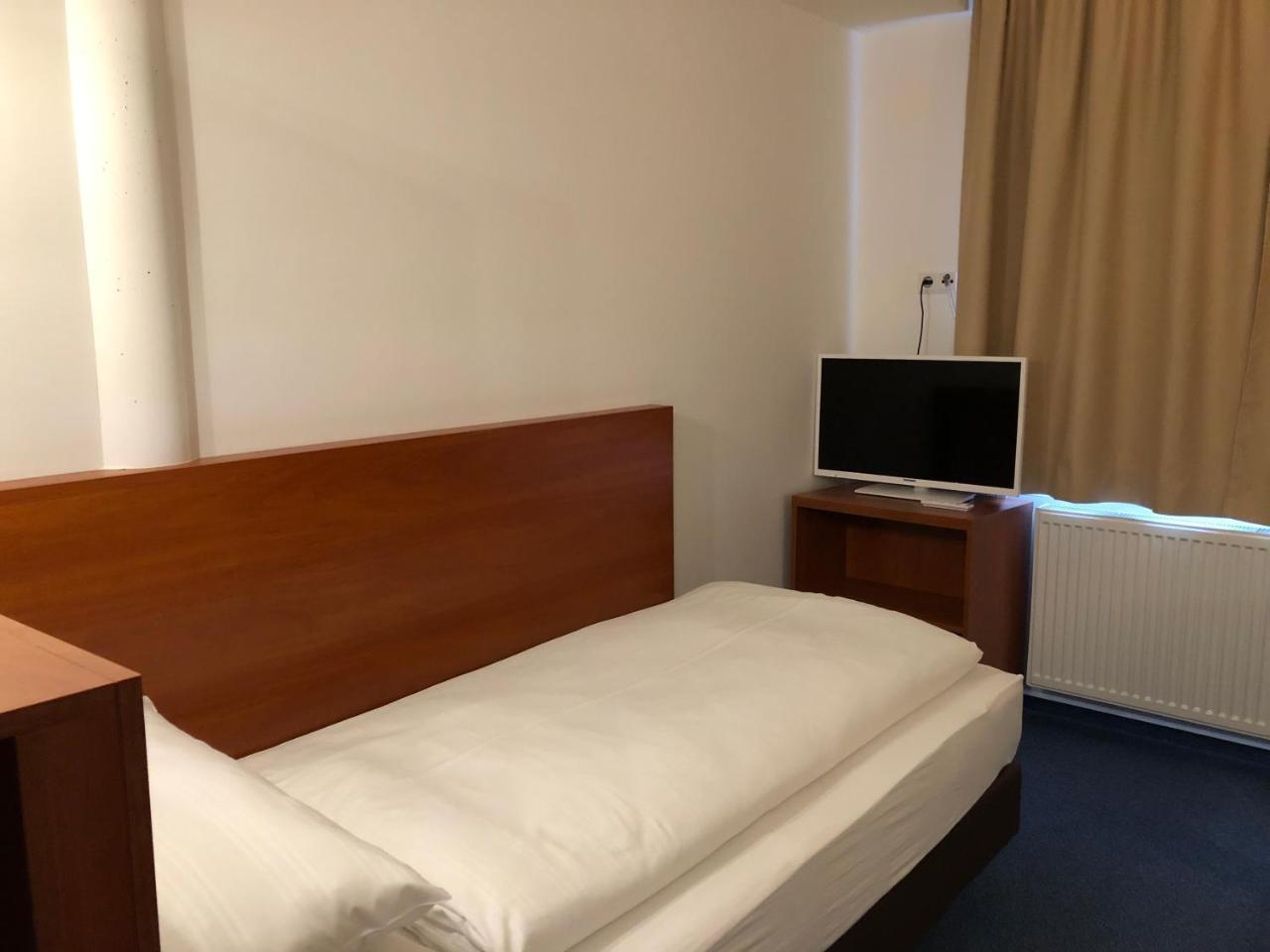 Hotel Mirabell Erlangen Exteriör bild