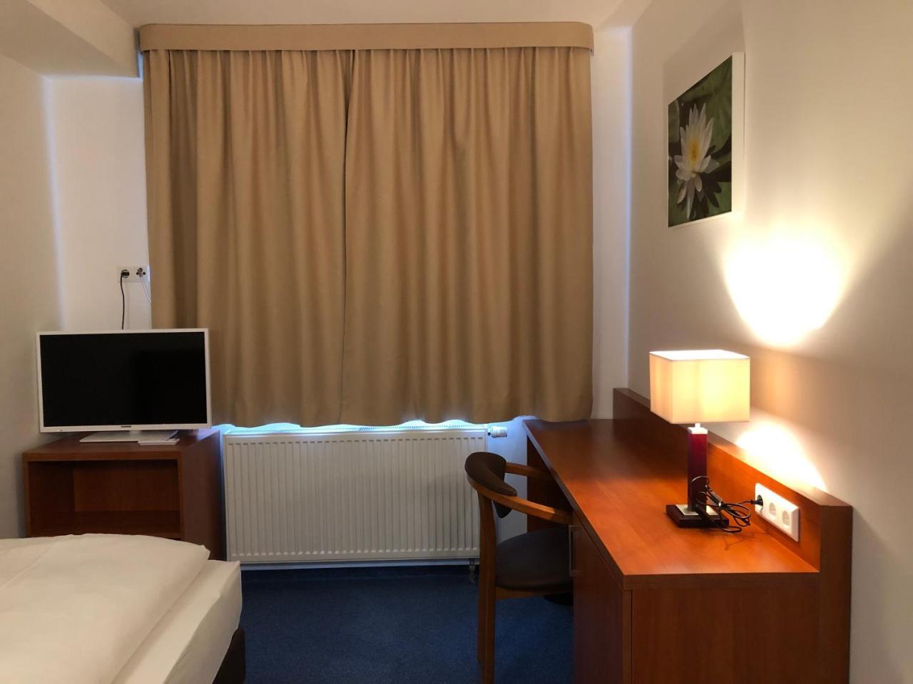 Hotel Mirabell Erlangen Exteriör bild
